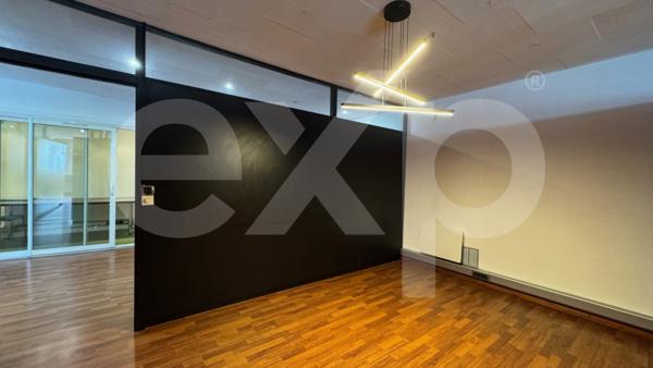 150 m² à révéler – De bureaux à lieu de vie, entre Chartrons et Bassins à Flot