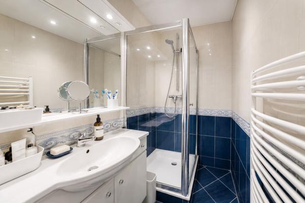Lyon 3 - T4 familial de 110 m² avec terrasse et piscine
