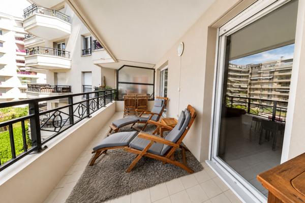Lyon 3 - T4 familial de 110 m² avec terrasse et piscine