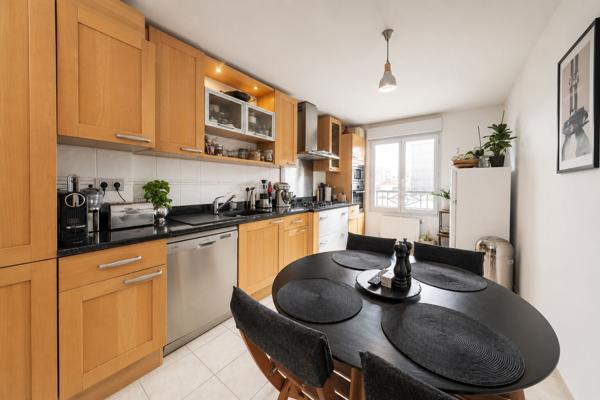 Lyon 3 - T4 familial de 110 m² avec terrasse et piscine
