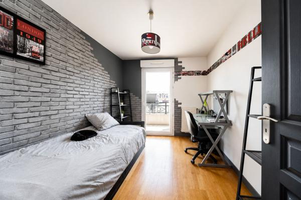 Lyon 3 - T4 familial de 110 m² avec terrasse et piscine