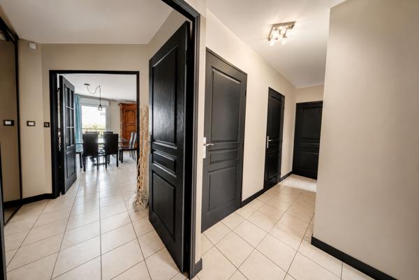 Lyon 3 - T4 familial de 110 m² avec terrasse et piscine