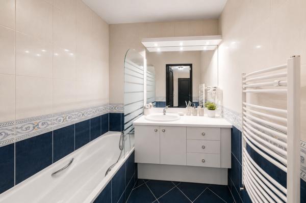 Lyon 3 - T4 familial de 110 m² avec terrasse et piscine