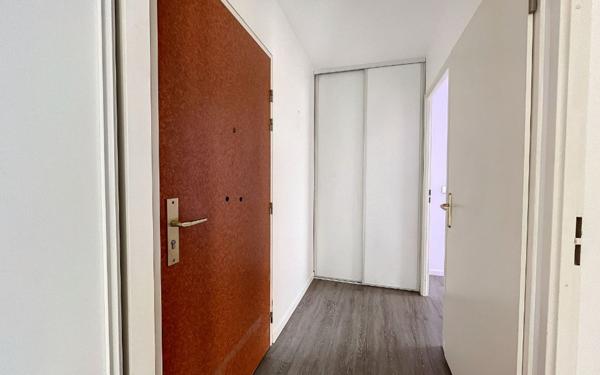 Appartement à louer    2 pièces • 43,50 m2 Guyancourt