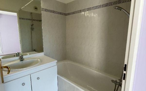 Appartement à louer    2 pièces • 43,50 m2 Guyancourt