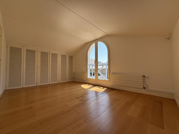 Maison 8 pièce(s) 4 chambre(s) 160 m²