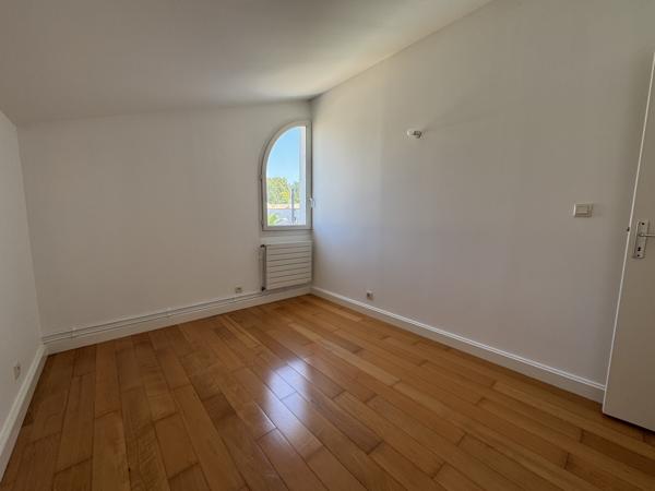 Maison 8 pièce(s) 4 chambre(s) 160 m²