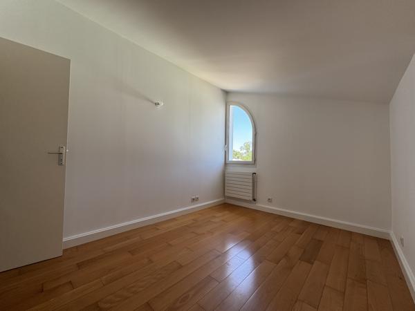 Maison 8 pièce(s) 4 chambre(s) 160 m²