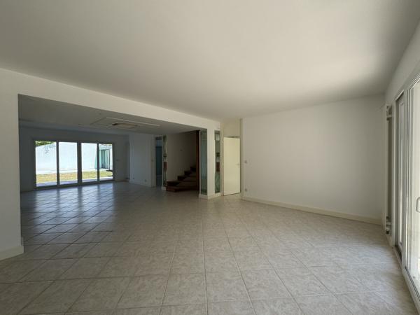 Maison 8 pièce(s) 4 chambre(s) 160 m²
