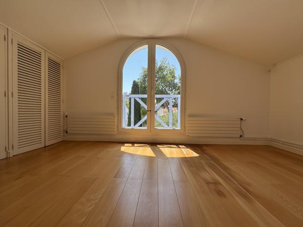 Maison 8 pièce(s) 4 chambre(s) 160 m²