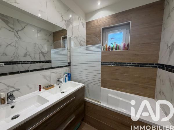 Maison à vendre 7 pièces 185,74 m² Nîmes