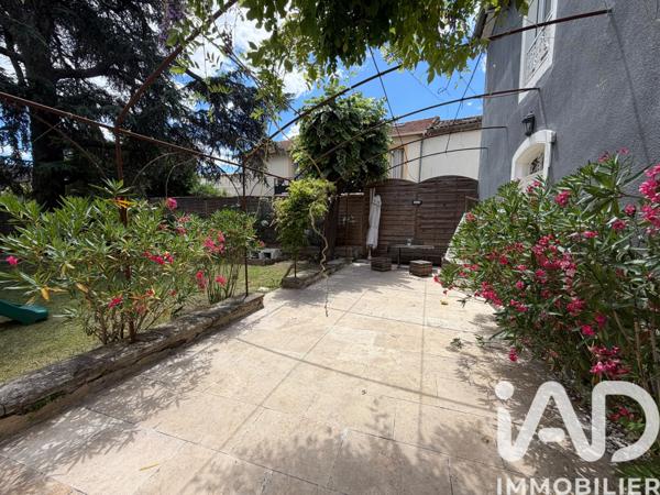 Maison à vendre 7 pièces 185,74 m² Nîmes