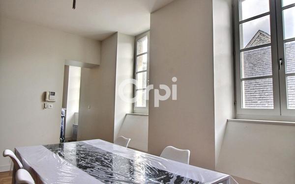 Appartement à vendre    5 pièces • 125 m2 Oloron-Sainte-Marie