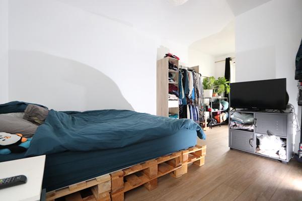 Appartement 2 pièce(s) 47.71 m² en rez-de-jardin, place de parking sécurisée, immeuble de 2012