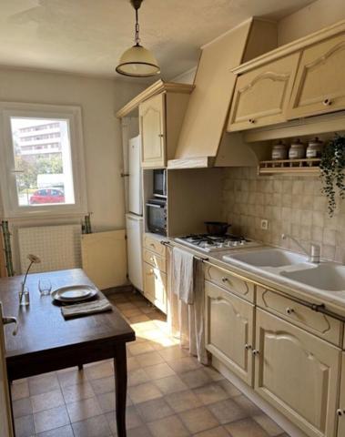 -BASTIA-Appartement T3  60m2 Résidence de 3 niveaux Cave Parking