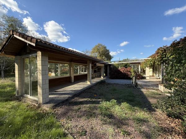 ST SAVIN MAISON + de 200 m² sur 5 000 m² Saint-Savin (33920)