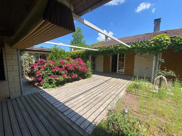 ST SAVIN MAISON + de 200 m² sur 5 000 m² Saint-Savin (33920)