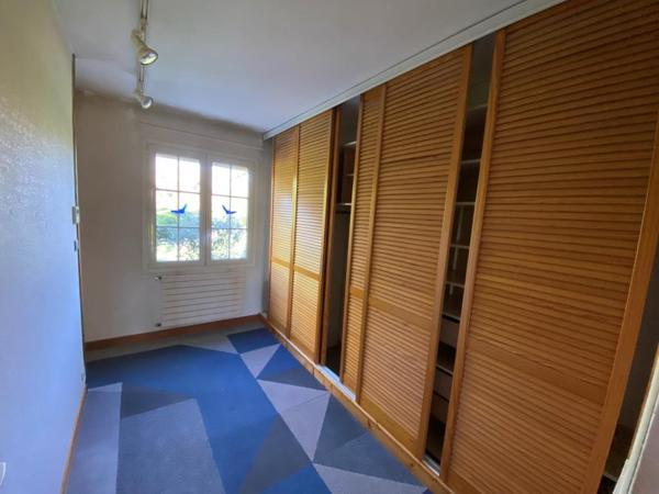 ST SAVIN MAISON + de 200 m² sur 5 000 m² Saint-Savin (33920)