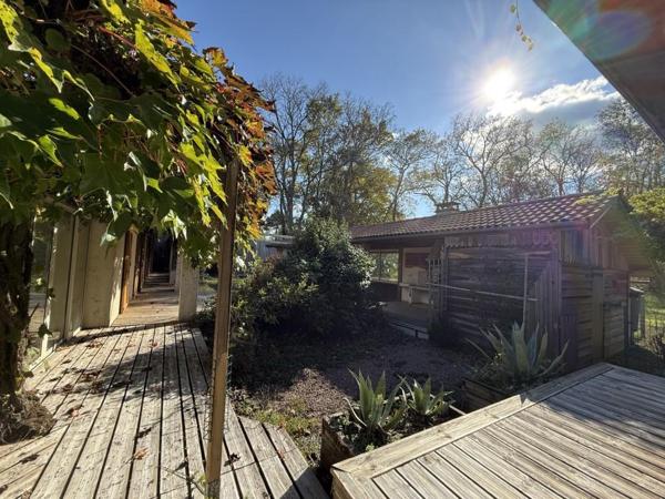 ST SAVIN MAISON + de 200 m² sur 5 000 m² Saint-Savin (33920)