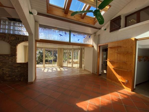 ST SAVIN MAISON + de 200 m² sur 5 000 m² Saint-Savin (33920)