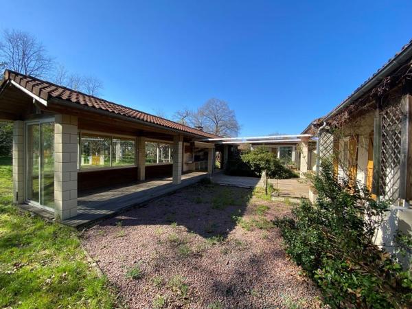 ST SAVIN MAISON + de 200 m² sur 5 000 m² Saint-Savin (33920)