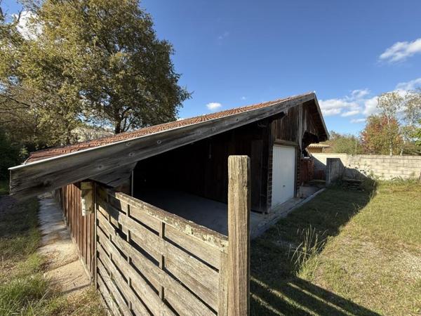 ST SAVIN MAISON + de 200 m² sur 5 000 m² Saint-Savin (33920)