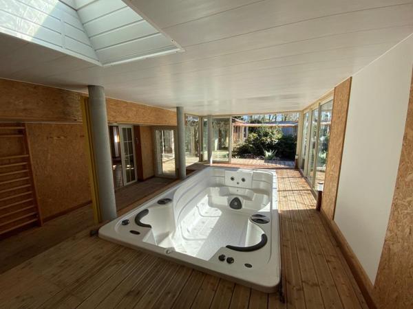 ST SAVIN MAISON + de 200 m² sur 5 000 m² Saint-Savin (33920)