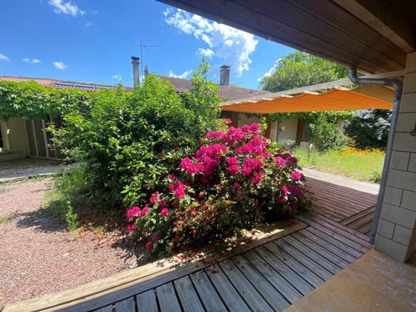 ST SAVIN MAISON + de 200 m² sur 5 000 m² Saint-Savin (33920)