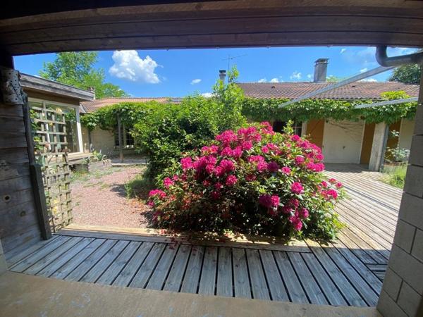 ST SAVIN MAISON + de 200 m² sur 5 000 m² Saint-Savin (33920)