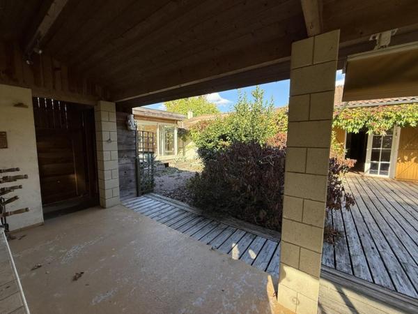 ST SAVIN MAISON + de 200 m² sur 5 000 m² Saint-Savin (33920)