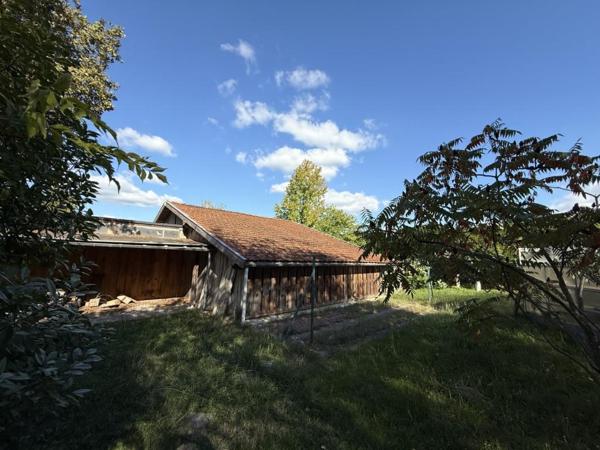 ST SAVIN MAISON + de 200 m² sur 5 000 m² Saint-Savin (33920)