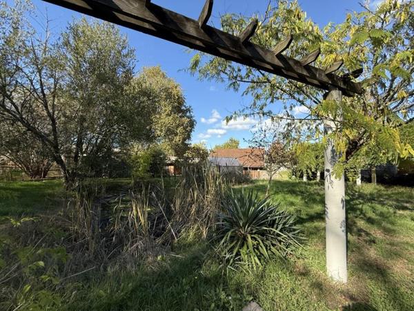 ST SAVIN MAISON + de 200 m² sur 5 000 m² Saint-Savin (33920)