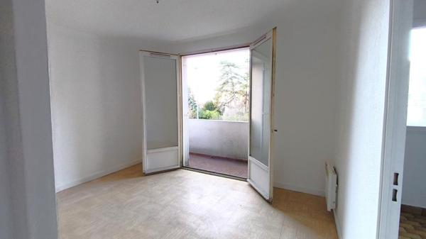 Appartement T1 avec balcon- terrasse et cave
