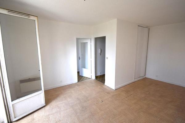 Appartement T1 avec balcon- terrasse et cave
