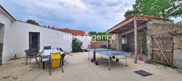 Maison à CHALLANS, 85300 - 6 pièces 209m²