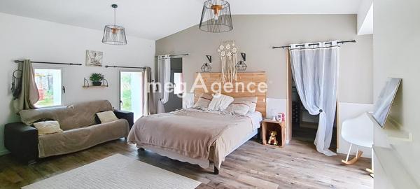 Maison à CHALLANS, 85300 - 6 pièces 209m²