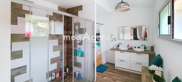 Maison à CHALLANS, 85300 - 6 pièces 209m²
