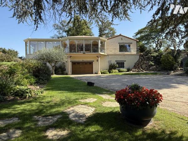 Maison traditionnelle contemporaine