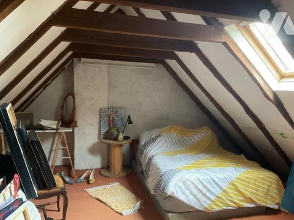 A VENDRE : Charmante maison en pierre sur les hauteurs d'un village, située à environ 15km à l'...