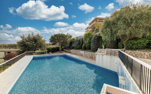 Appartement à vendre    4 pièces • 121,85 m2 Nice