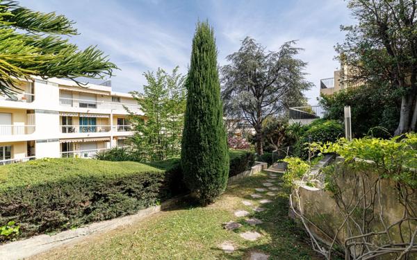 Appartement à vendre    4 pièces • 121,85 m2 Nice
