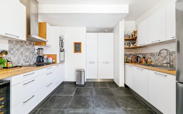 Appartement à vendre    4 pièces • 121,85 m2 Nice