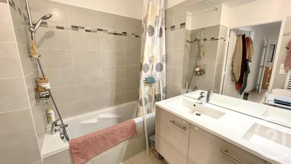 Appartement F4 à vendre  4 pièces - 69,74 m2 VILLEURBANNE - 69