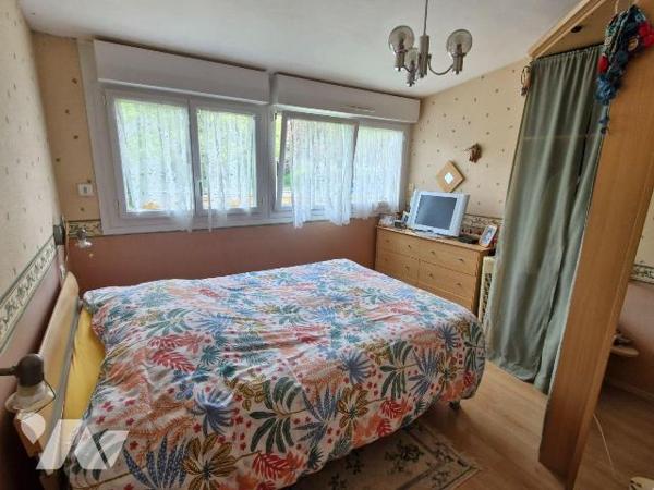 Votre office notarial vous propose à la vente cette maison de 98m² environ située à proximité i...