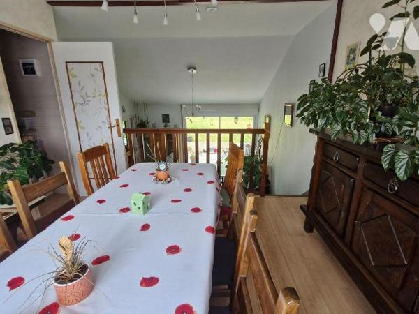 Votre office notarial vous propose à la vente cette maison de 98m² environ située à proximité i...