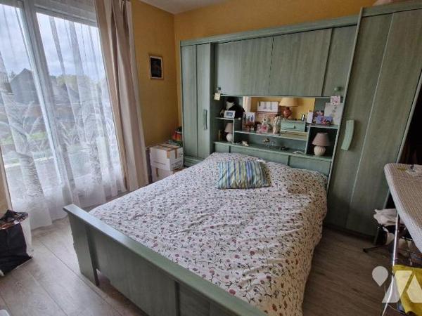 Votre office notarial vous propose à la vente cette maison de 98m² environ située à proximité i...