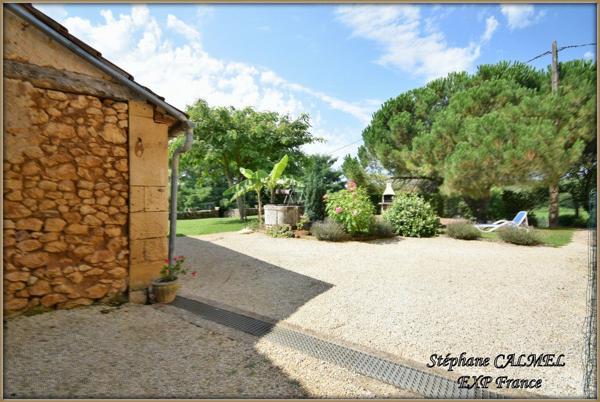 Secteur Lalinde - 20 kms de Bergerac - Au calme - Corps de ferme maison + 2 gîtes - Terrain de 6 hectares