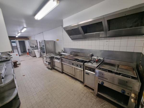 Bien rare, restaurant bar licence 4, sans concurrence.