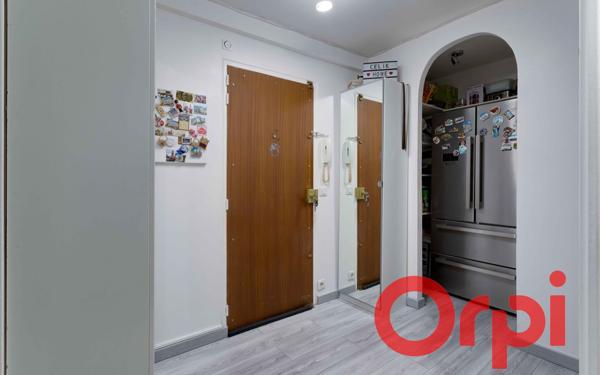 Appartement à vendre    3 pièces • 70,31 m2 Paris 19