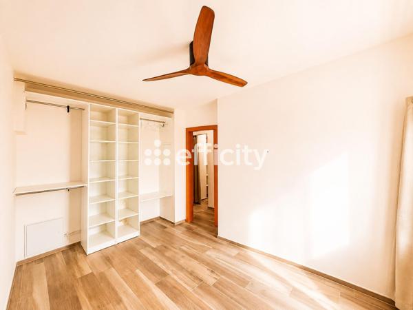 Appartement
         3 pièces
        - 83 m² 350 000 € *